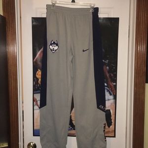 Nike Elite UCONN sweatpants